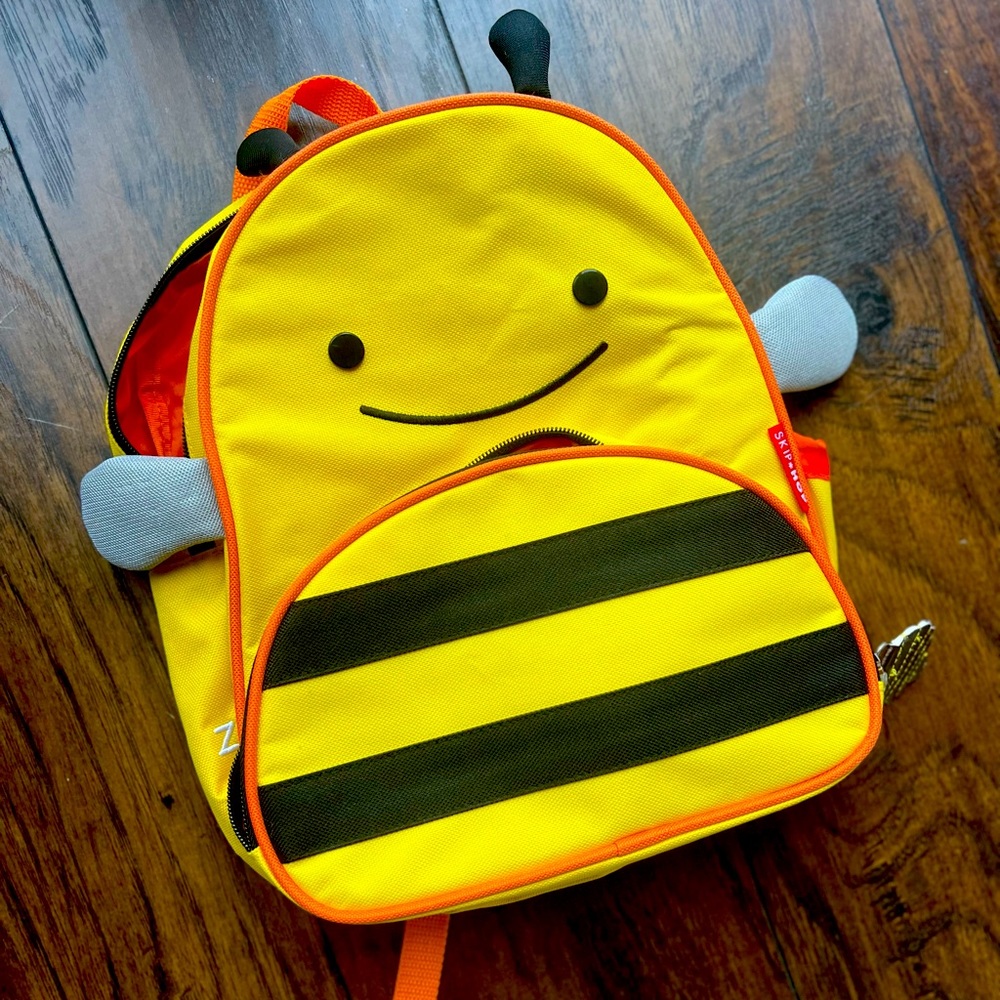 Skip hop bumble bee backpack